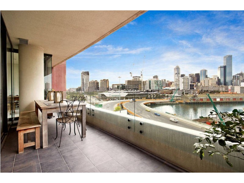 802 / 50 Lorimer Street, Docklands VIC 3008