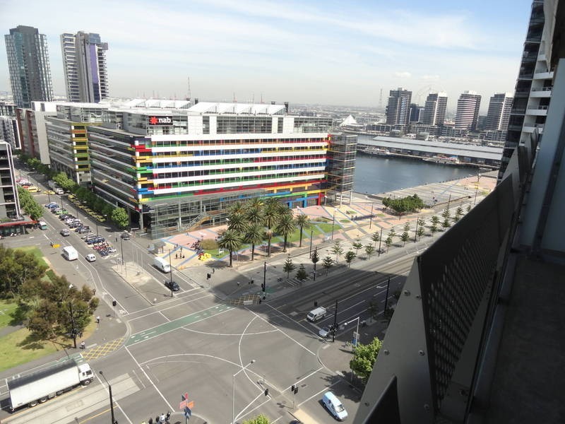 1401 /  18 Waterview Walk, Docklands VIC 3008
