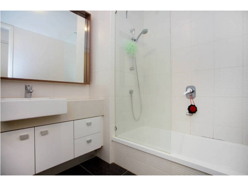 1402/63 Whiteman street, Melbourne VIC 3000