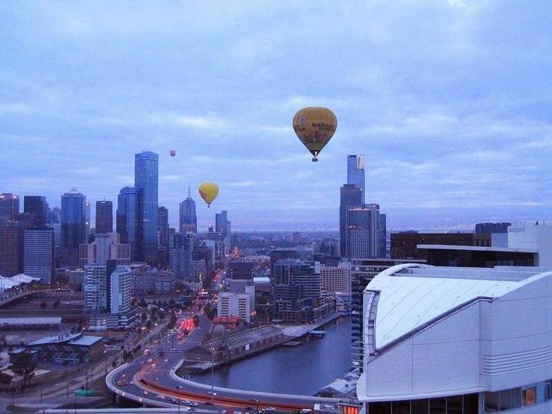 3403 / 90 Lorimer Street, Docklands VIC 3008