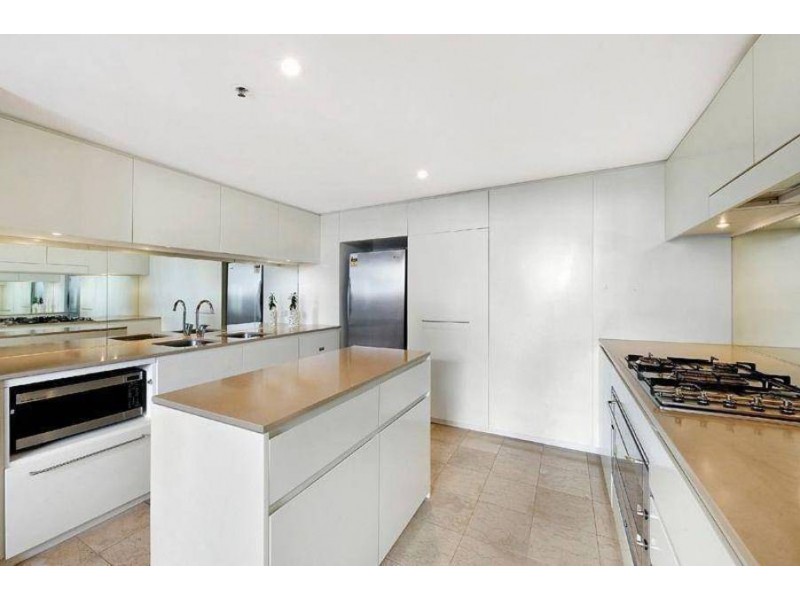 1805 /  8 McCrae Street, Docklands VIC 3008