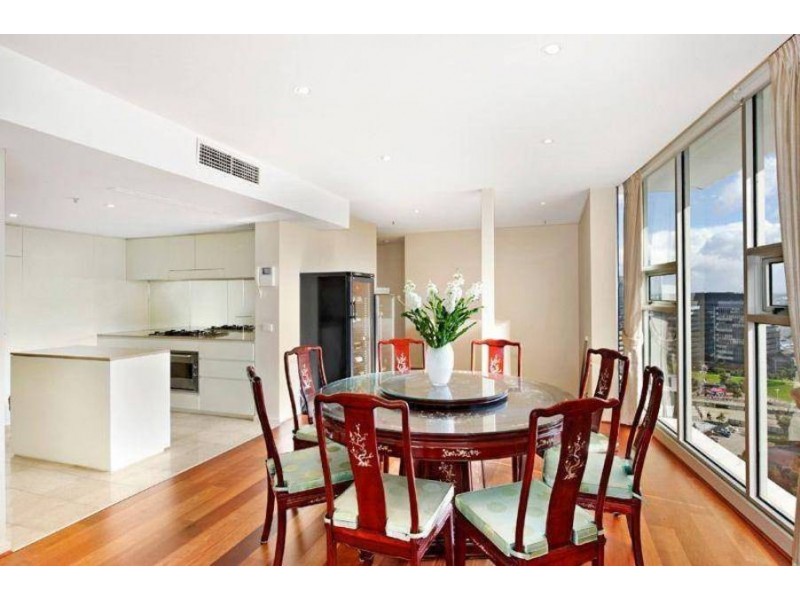 1805 /  8 McCrae Street, Docklands VIC 3008