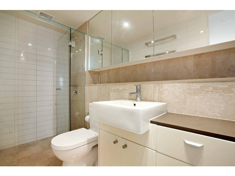 1805 /  8 McCrae Street, Docklands VIC 3008