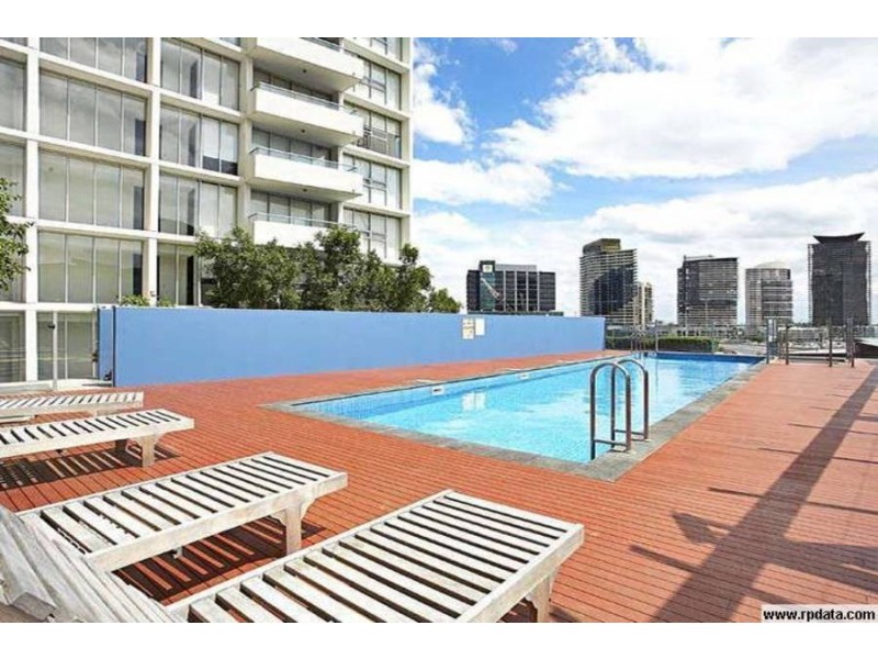 1805 /  8 McCrae Street, Docklands VIC 3008