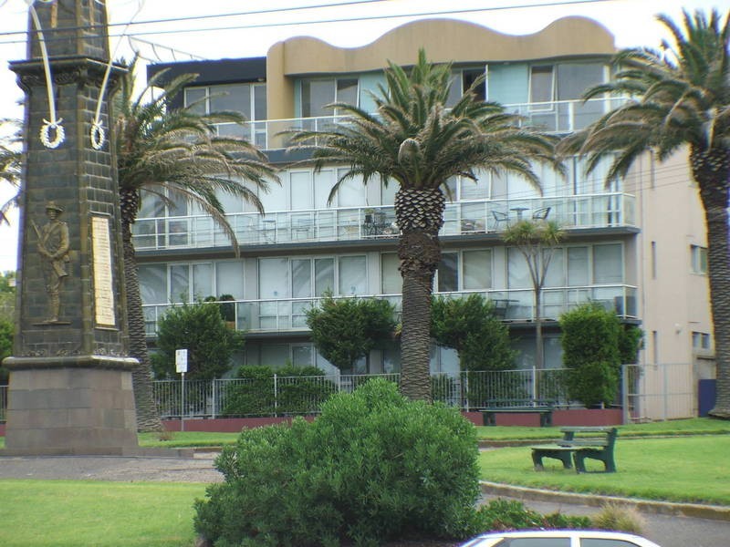 11 / 4 Alfred Square, St Kilda VIC 3182