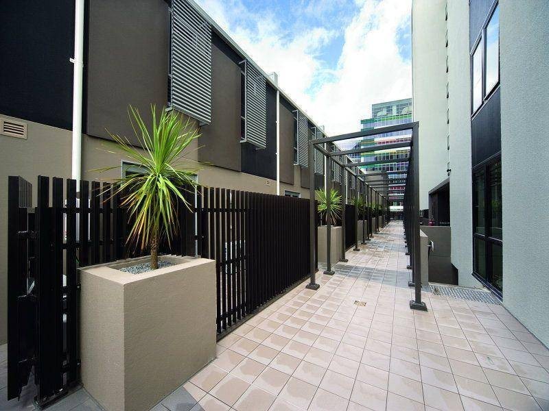 45/801 Bourke Street, Docklands VIC 3008