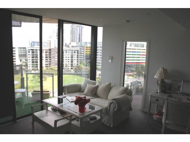 908 / 8 Waterview Walk, Docklands VIC 3008