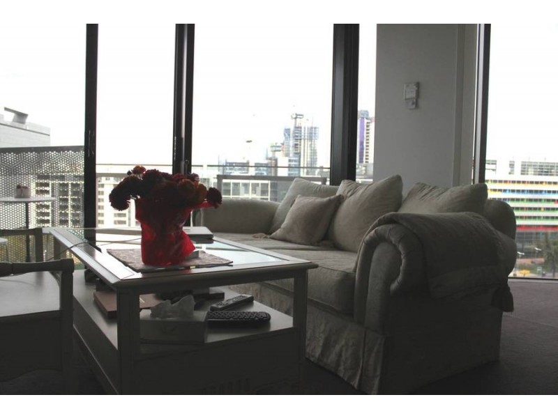 908 / 8 Waterview Walk, Docklands VIC 3008