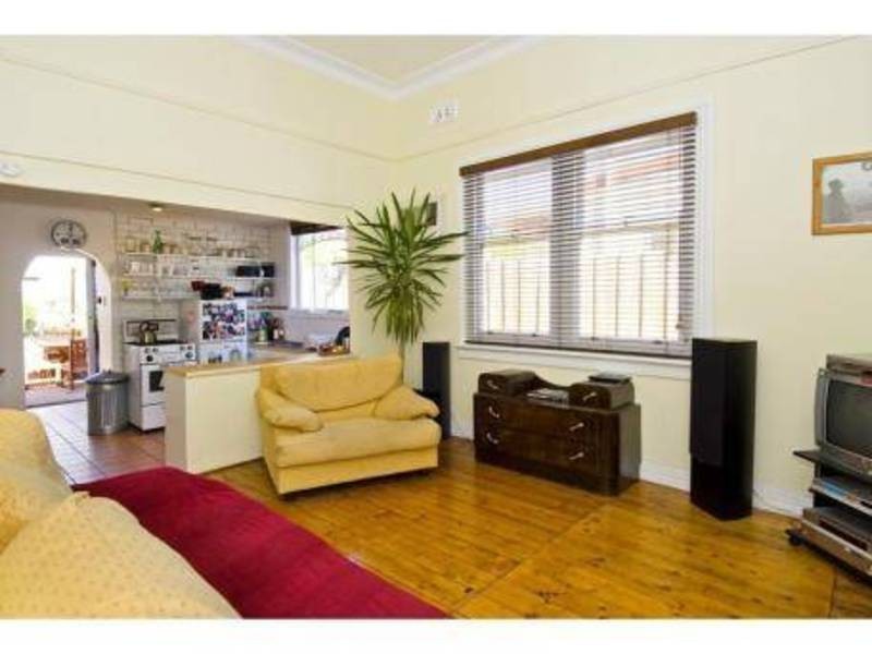 21  Thomson Street, Seddon VIC 3011