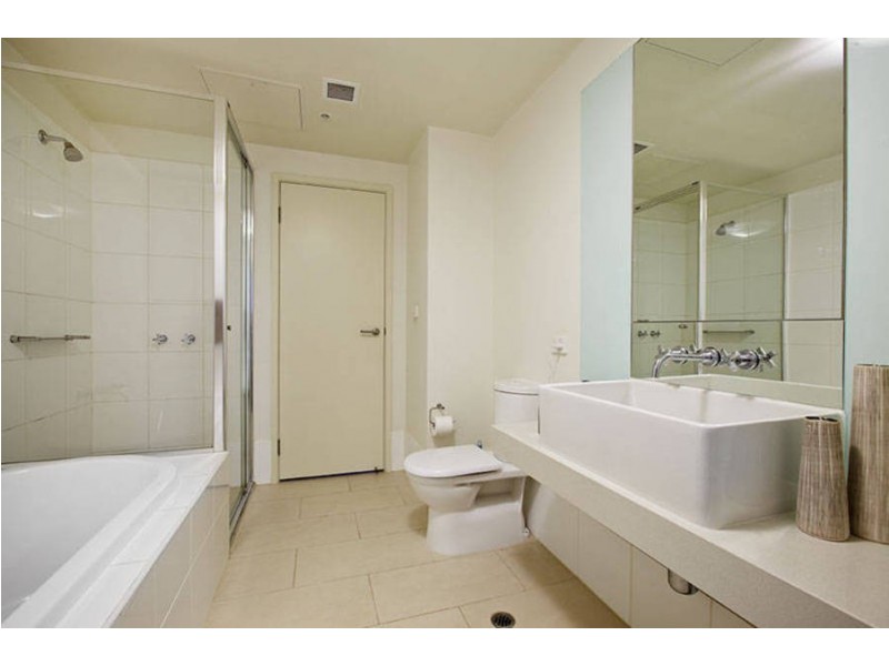 402/ 60 Siddeley Street, Docklands VIC 3008