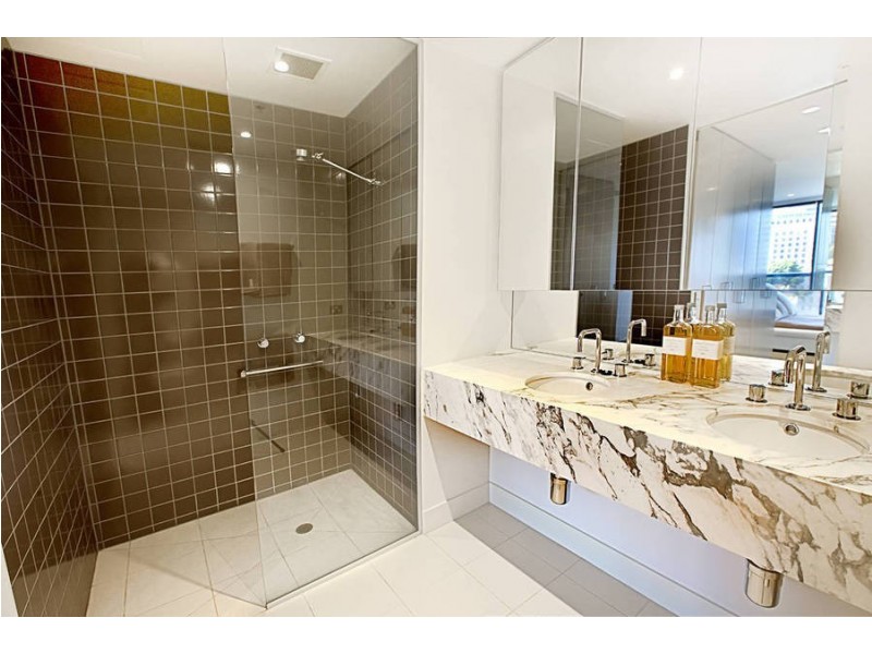 613 / 1 Freshwater Place, Southbank VIC 3006