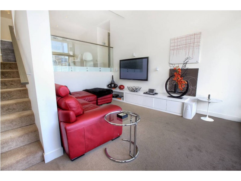 613 / 1 Freshwater Place, Southbank VIC 3006