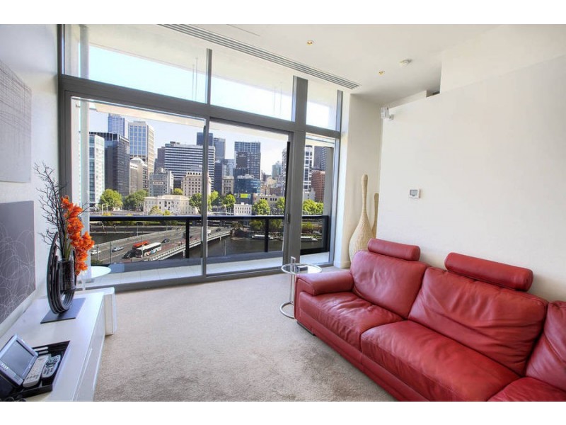 613 / 1 Freshwater Place, Southbank VIC 3006