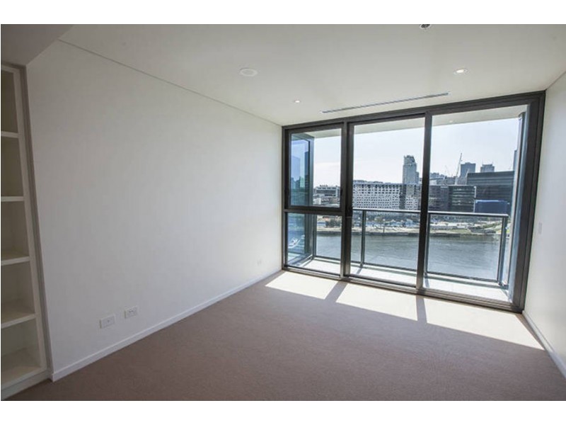 1206 / 1 Point Park Crescent, Docklands VIC 3008
