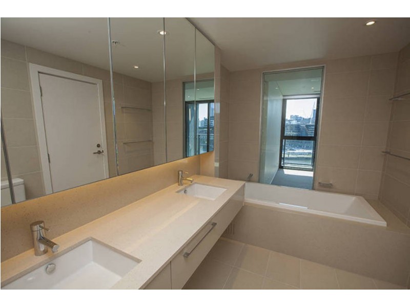 1206 / 1 Point Park Crescent, Docklands VIC 3008