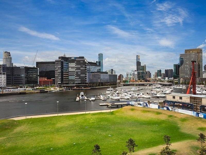 309 / 1 Point Park Crescent, Docklands VIC 3008