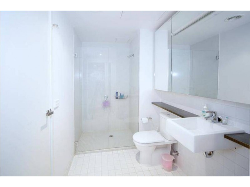 1705 / 8 Waterview Walk, Docklands VIC 3008