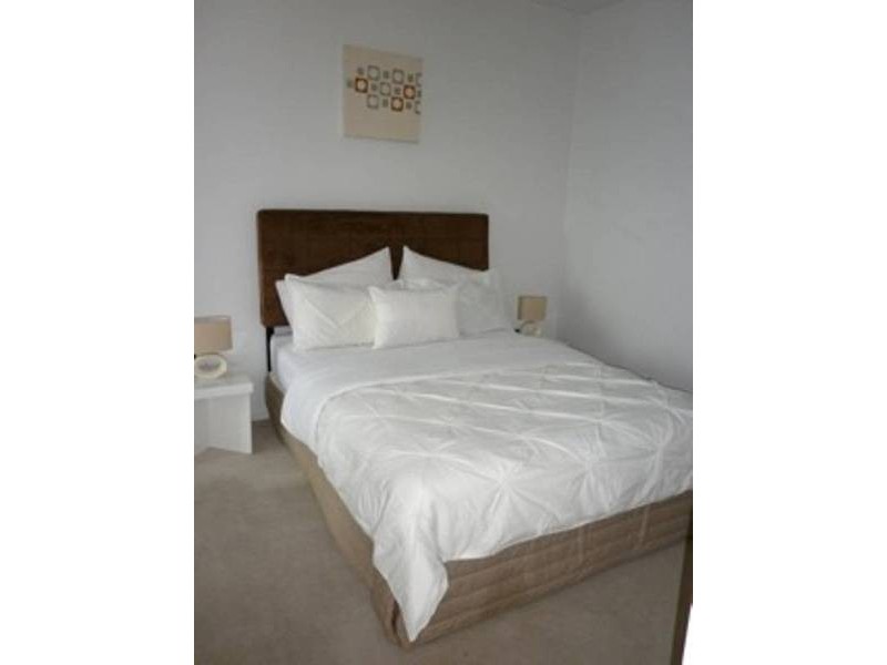 1705 / 8 Waterview Walk, Docklands VIC 3008