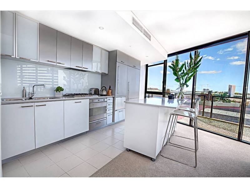 706 / 50 Lorimer Street, Docklands VIC 3008