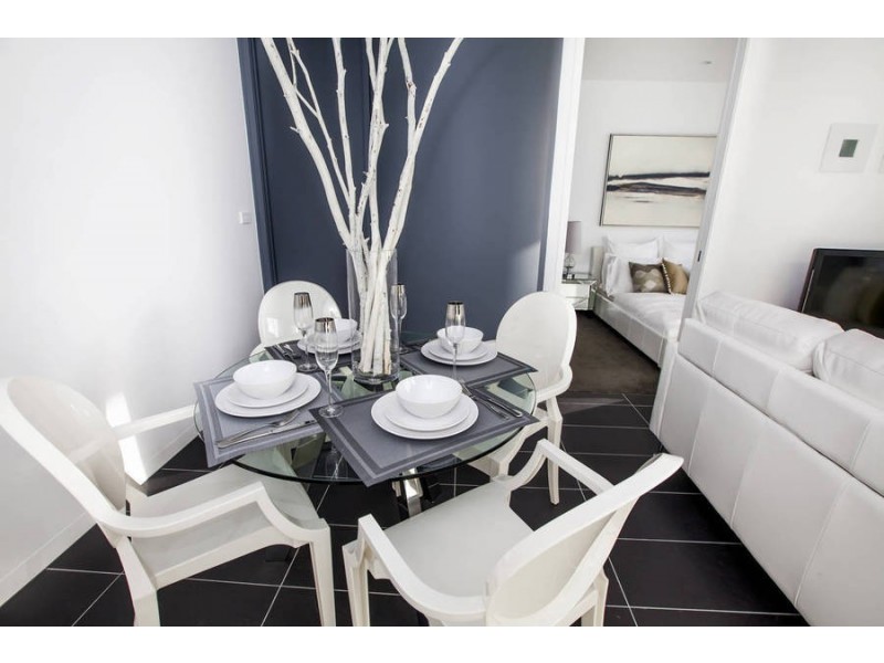 504 / 1 Point Park Crescent, Docklands VIC 3008