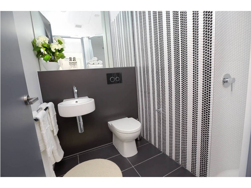 504 / 1 Point Park Crescent, Docklands VIC 3008