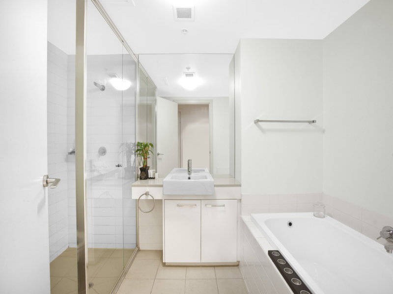 1201/100 Harbour Esplanade, Docklands VIC 3008