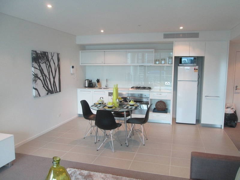 605 / 1 Point Park Crescent, Docklands VIC 3008