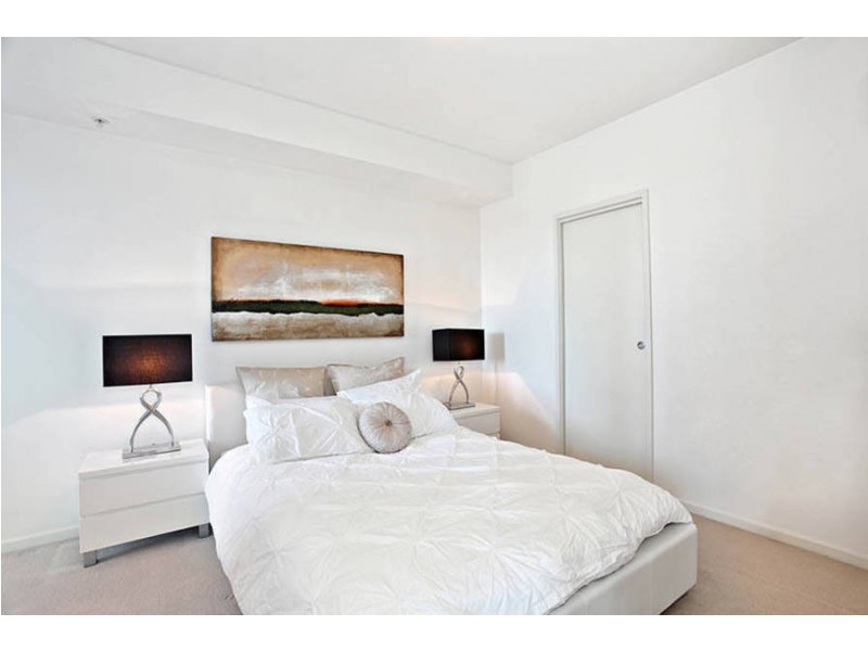 515 / 1 Point Park Crescent, Docklands VIC 3008