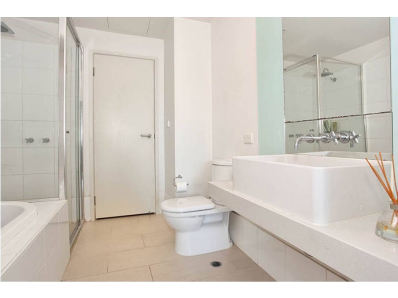 1015/ 60 Siddeley Street, Docklands VIC 3008