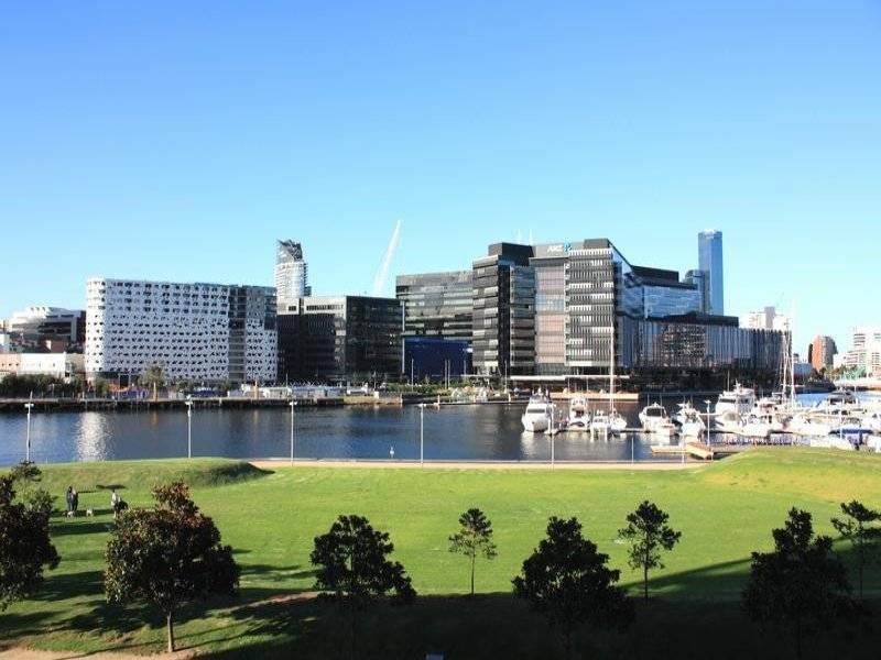 3 Point Park Crescent, Docklands VIC 3008