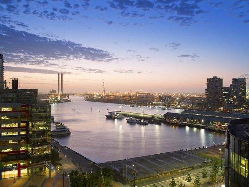 1210 / 100 Harbour Esplanade, Docklands VIC 3008