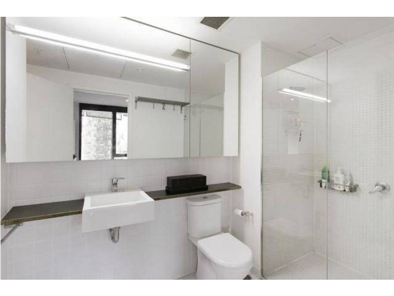 106/12 Waterview Walk, Docklands VIC 3008