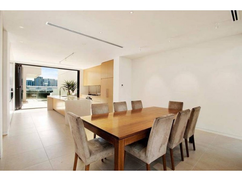 70  Southwharf Drive, Docklands VIC 3008
