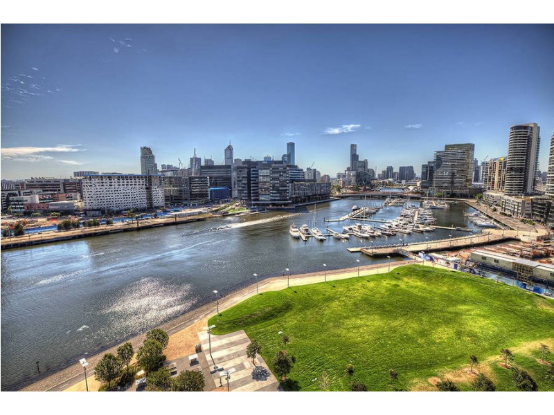 1102 /  1 Point Park Crescent, Docklands VIC 3008
