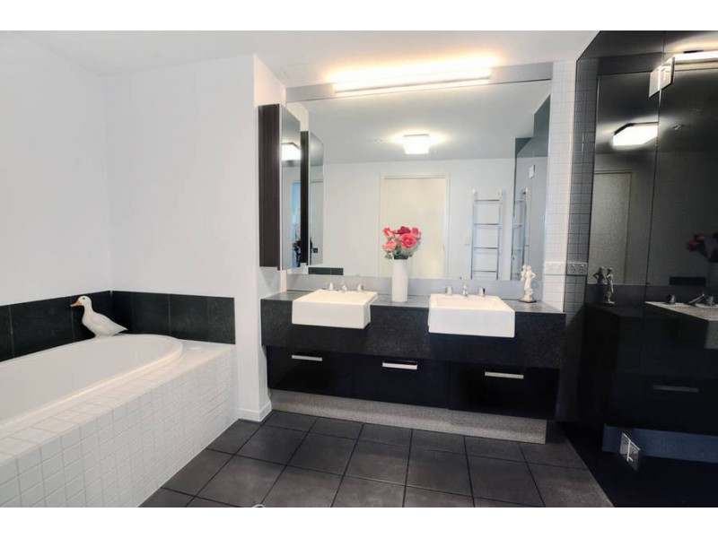 2902/70 Lorimer Street, Docklands VIC 3008