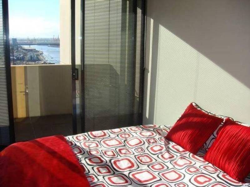 2206 / 50 Lorimer Street, Docklands VIC 3008