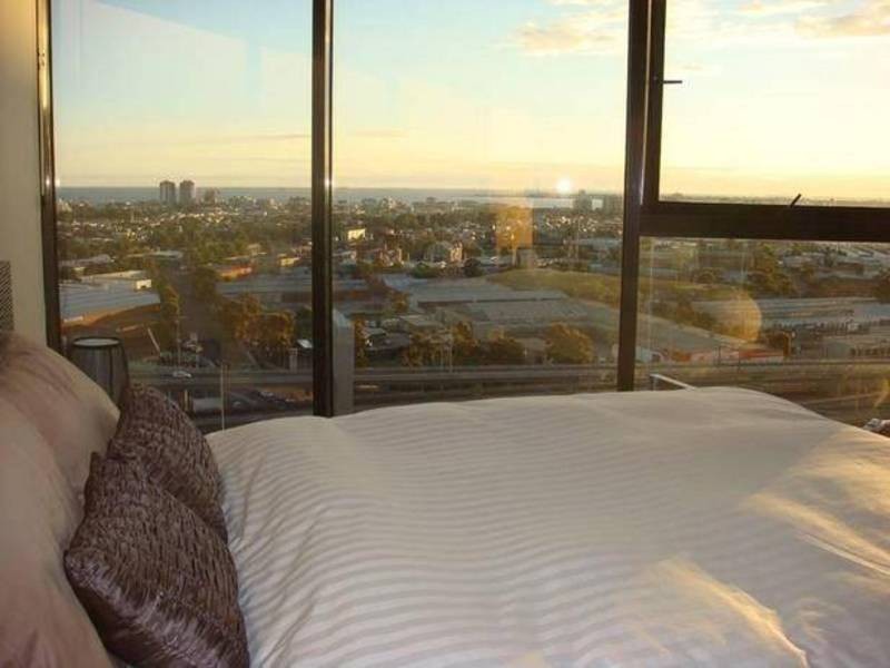 2206 / 50 Lorimer Street, Docklands VIC 3008