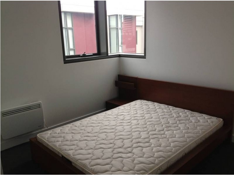 307 / 120 Studio Lane, Docklands VIC 3008