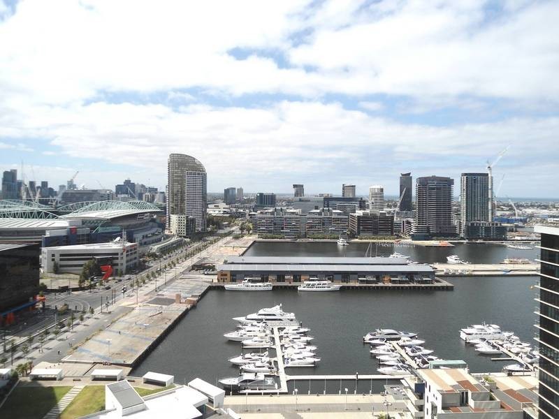 2207 / 8 Marimon Place, Docklands VIC 3008