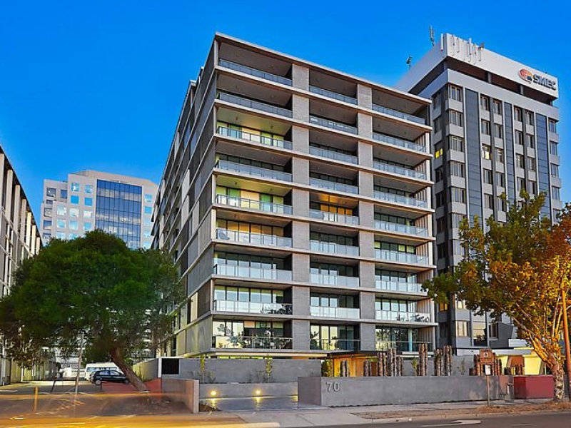 402 / 70 Queens Road, Melbourne VIC 3000