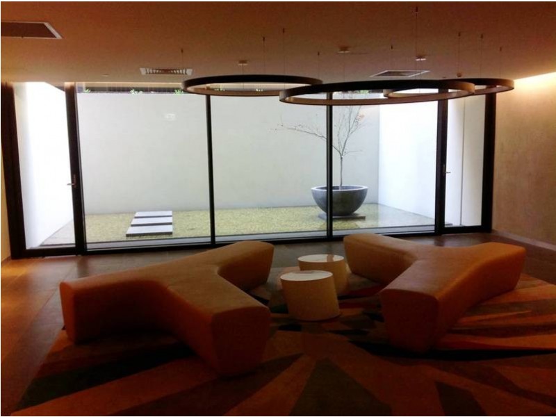 402 / 70 Queens Road, Melbourne VIC 3000