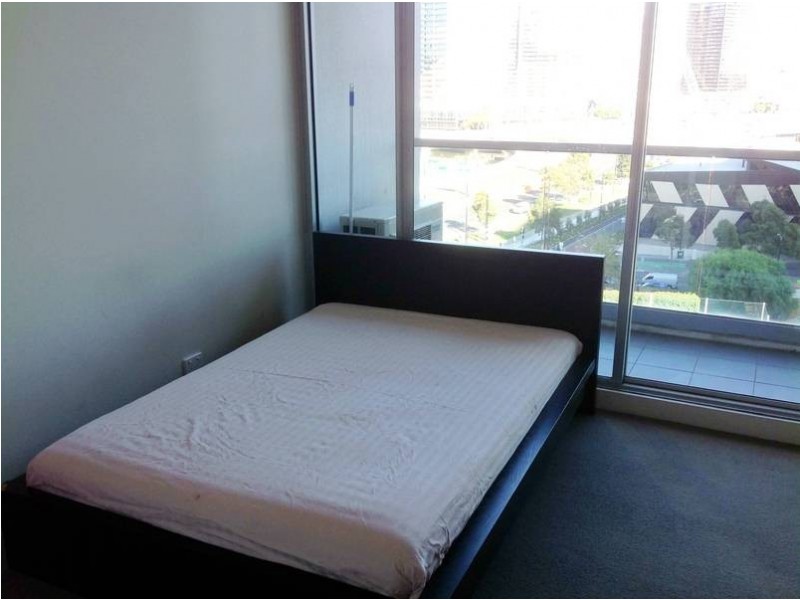 810 / 8 McCrae Street, Docklands VIC 3008