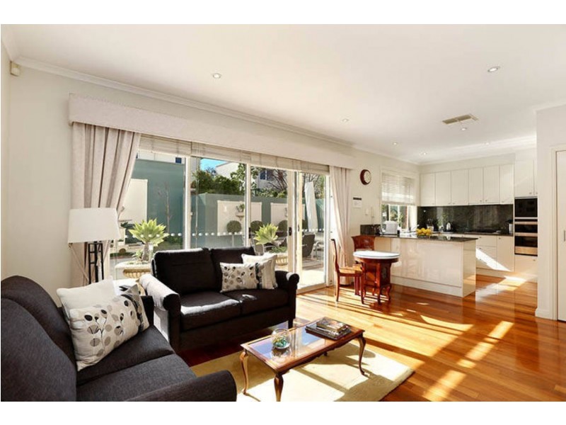 140 Beach Street, Port Melbourne VIC 3207