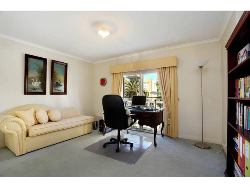 140 Beach Street, Port Melbourne VIC 3207