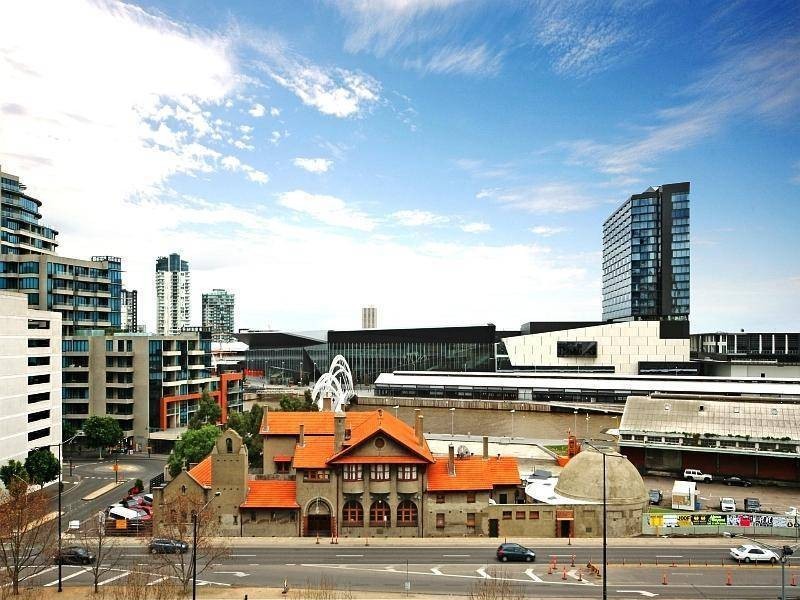 1303 / 8 McCrae Street, Docklands VIC 3008