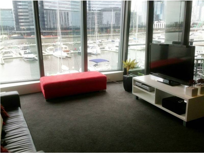 303 / 98 River Esplanade, Docklands VIC 3008