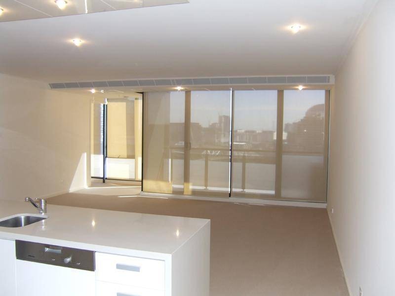 909 / 63 Whiteman Street, Southbank VIC 3006