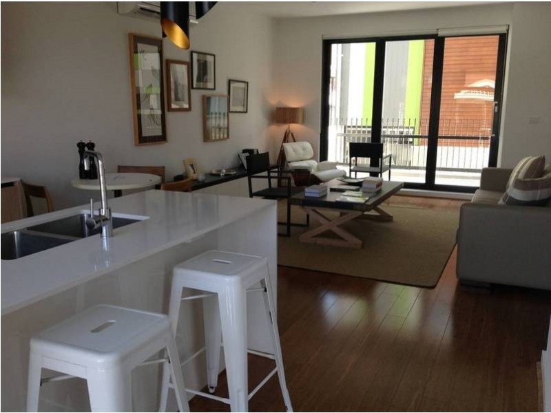 11 / 82 Roseneath Street, Clifton Hill VIC 3068