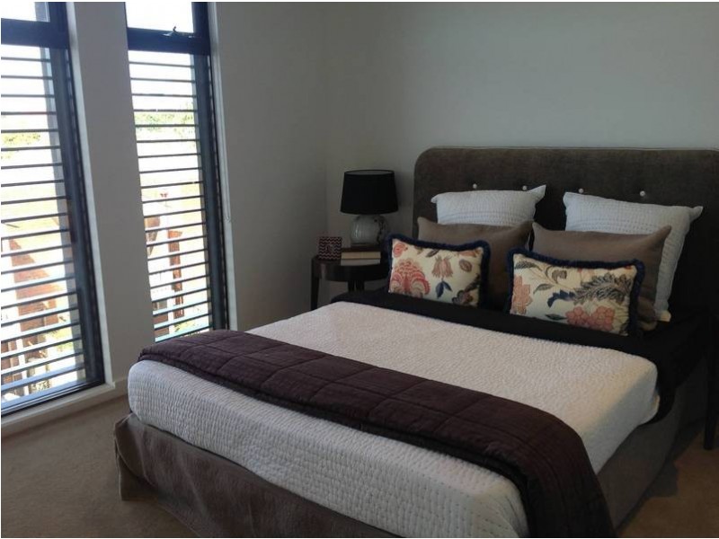 11 / 82 Roseneath Street, Clifton Hill VIC 3068