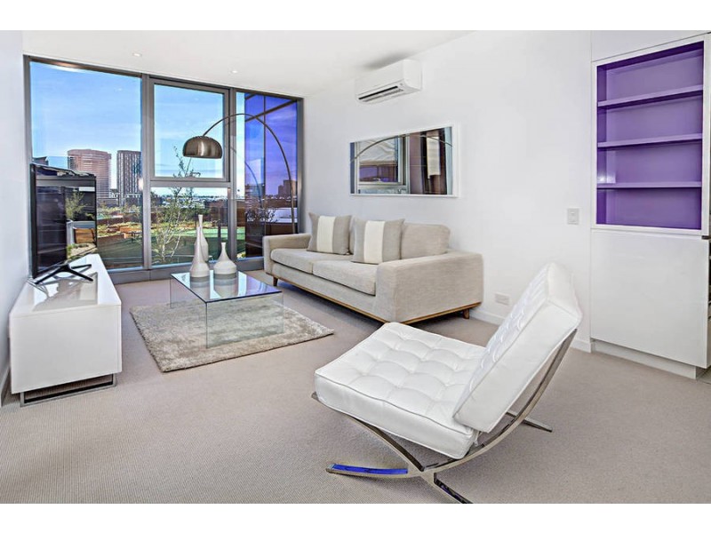 806N / 241 Harbour Esplanade, Docklands VIC 3008